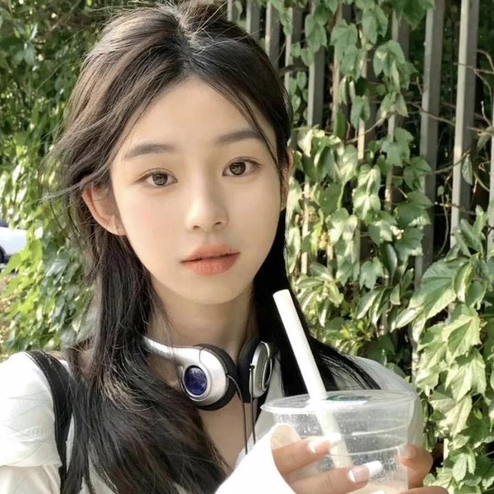 三个女人的秘密 海报